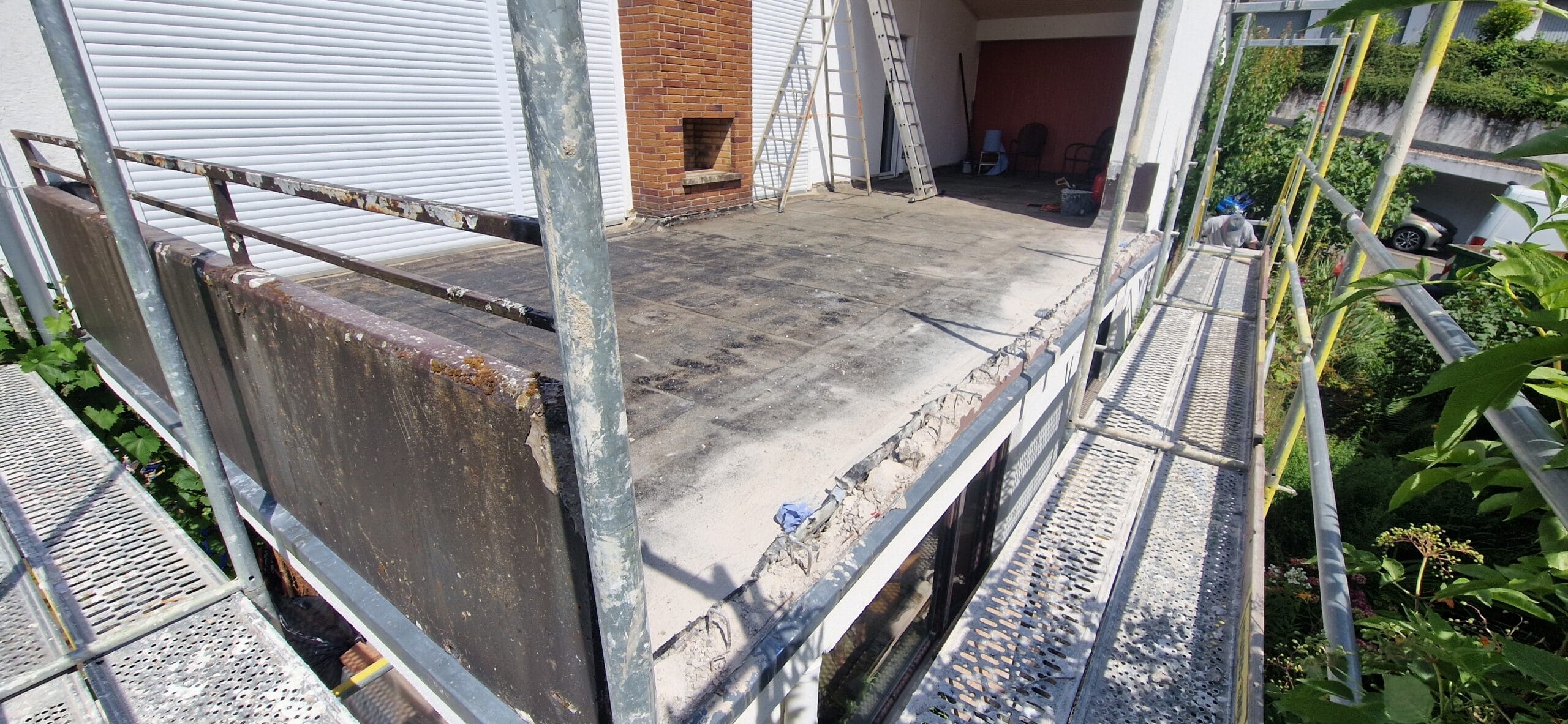 Balkonsanierung Triflex Steinteppich Heidelberg – vorher