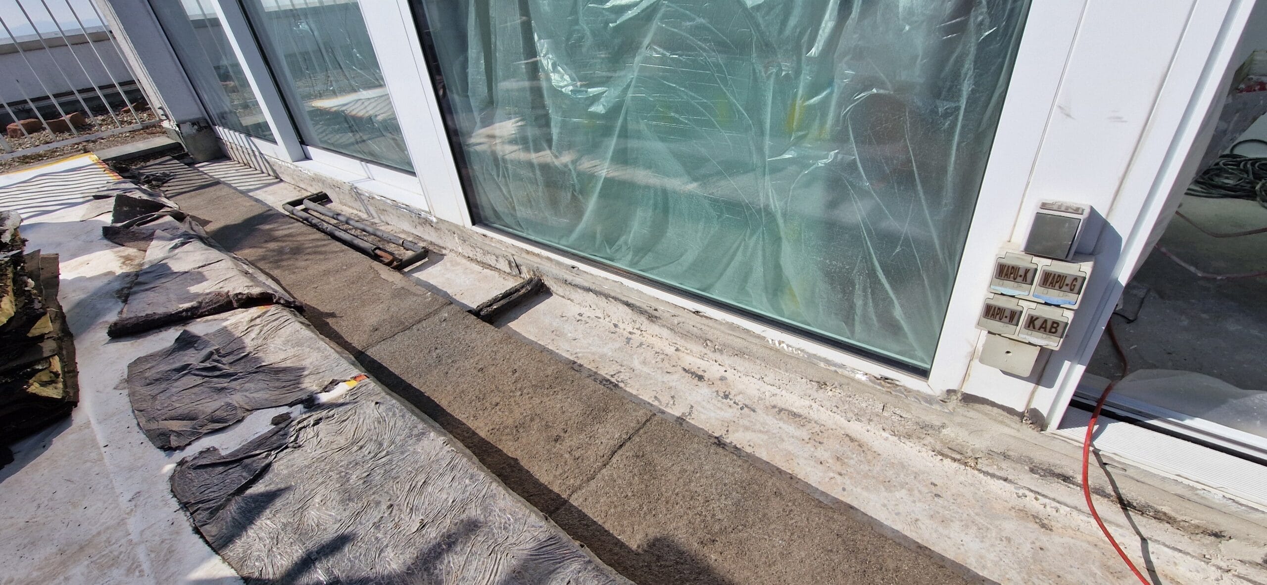 Terrasse Fensteranschluss Abdichtung Ludwigshafen-Oggersheim – vorher